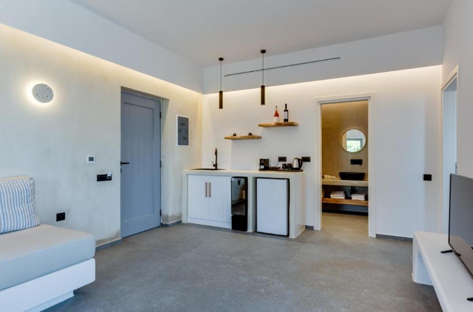 Elements Cozy Suites Pyrgos Exterior foto